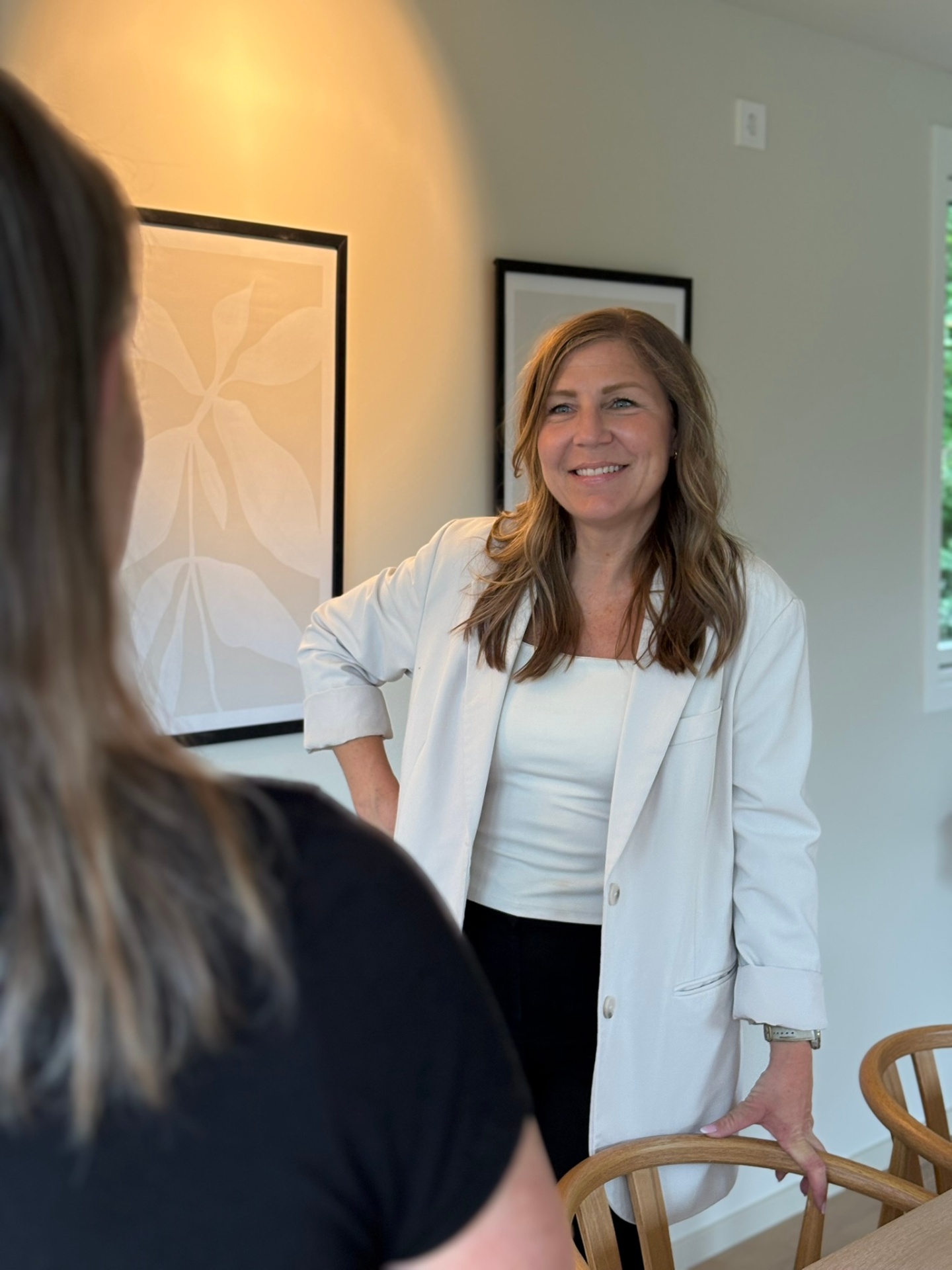 Linda i veiledningsmøte med kunde